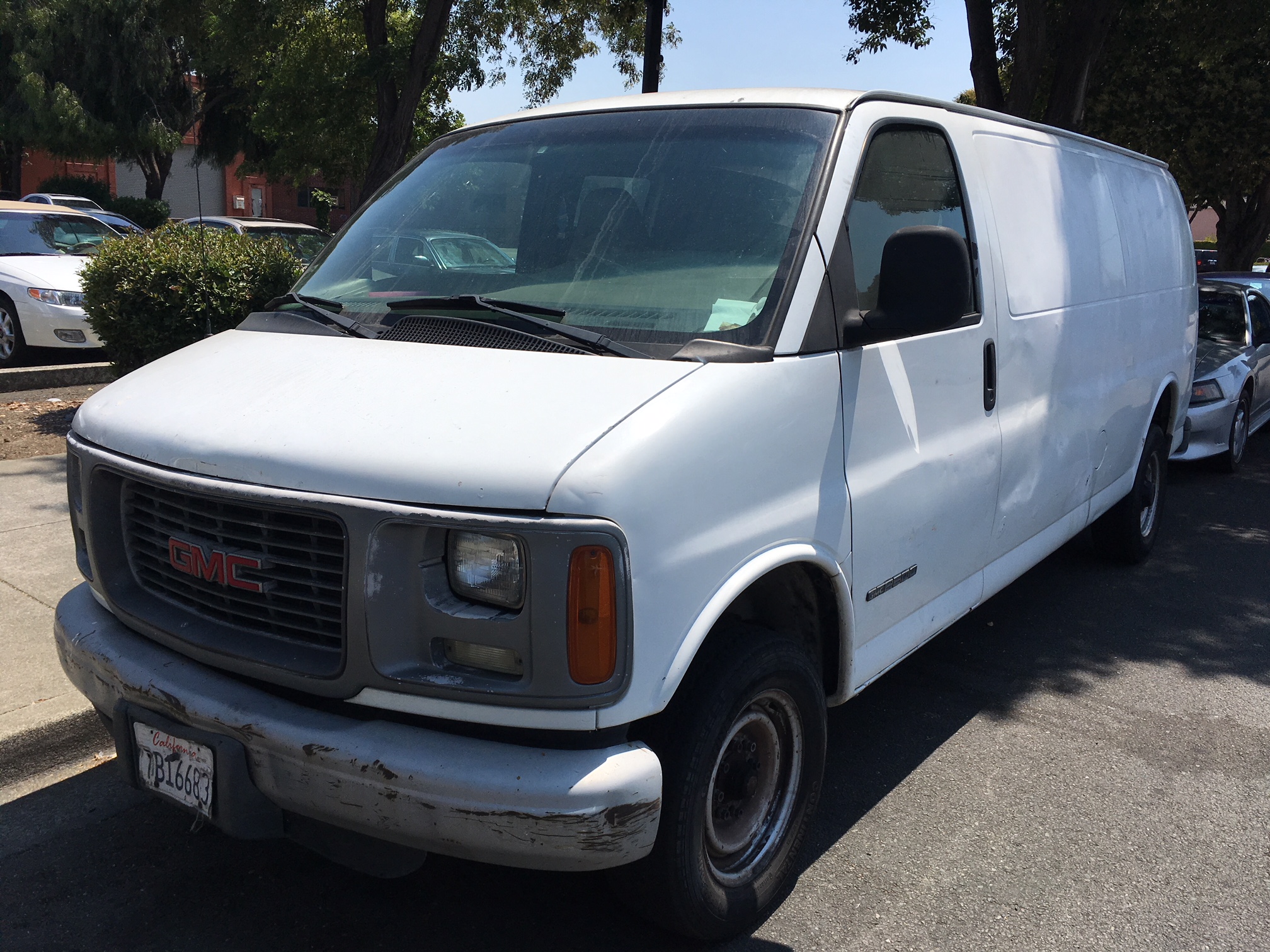 sell-02-gmc-savannah-Burbank