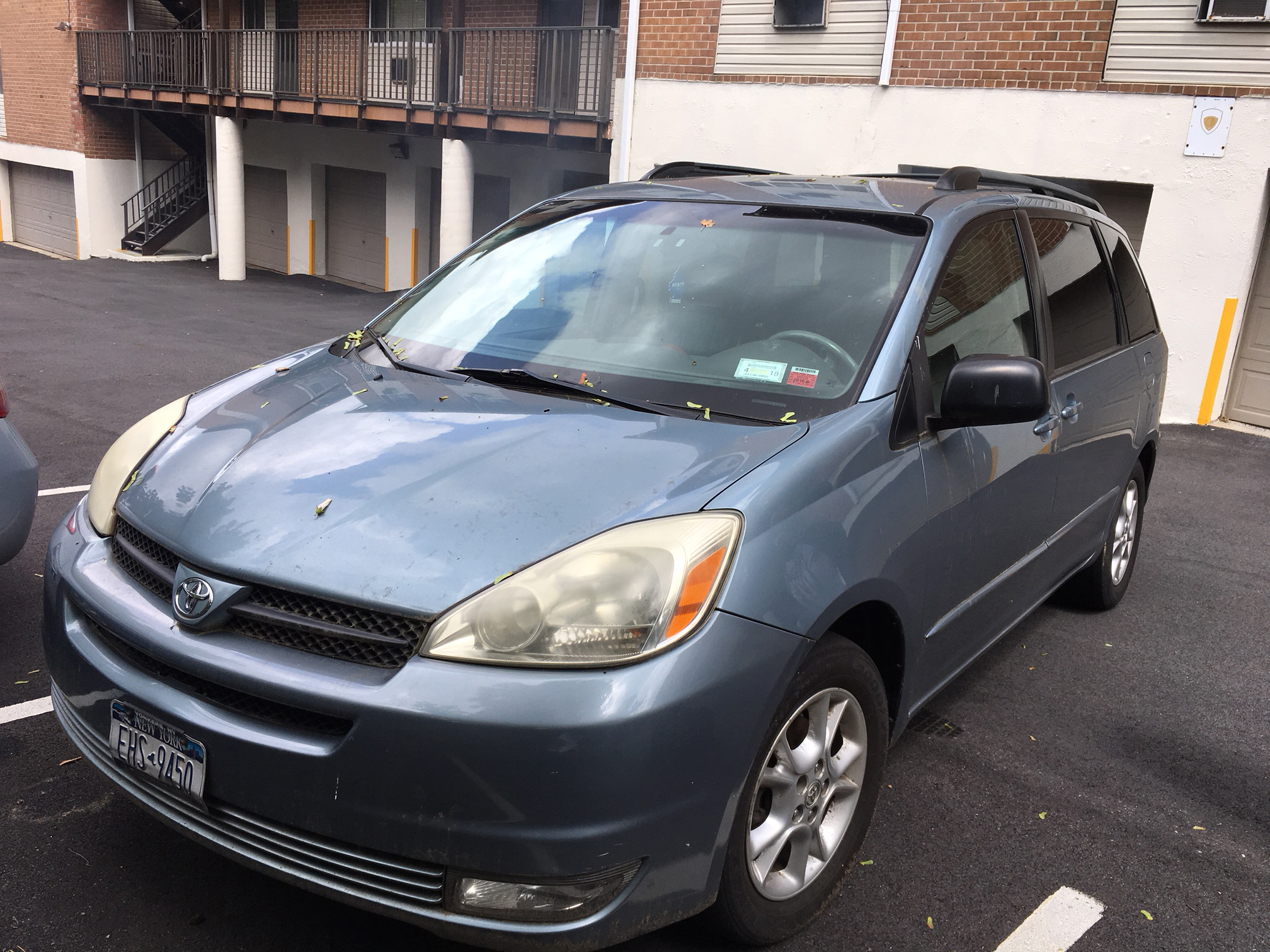 sell-05-Toyota-sienna-El-Miradero